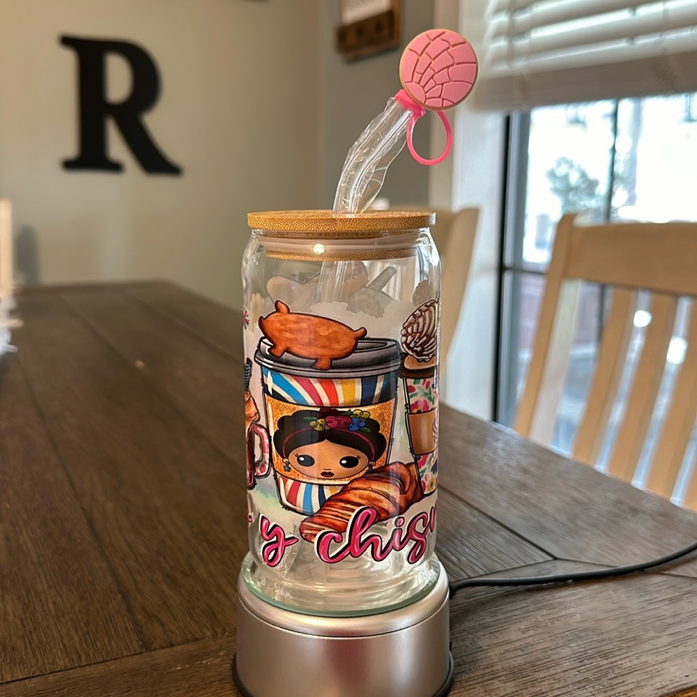 NEW - UV DTF  Cafecito Y Chisme design 16 oz can shaped glass cup.